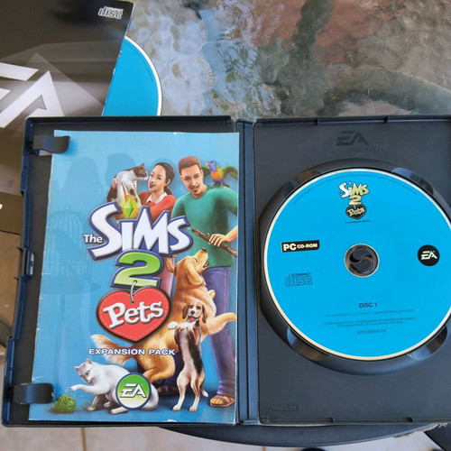 Sims 2 Pets expansion pack PC like new with 2 CDs and manual