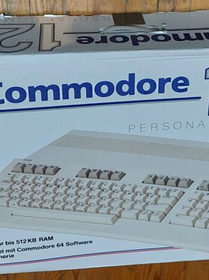 Commodore 128 like new in excellent working condition