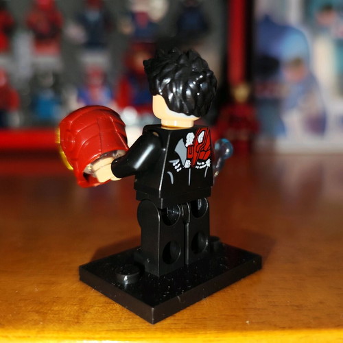 Iron Man MK 7 Tony Stark figure like new, Mid Suit Up