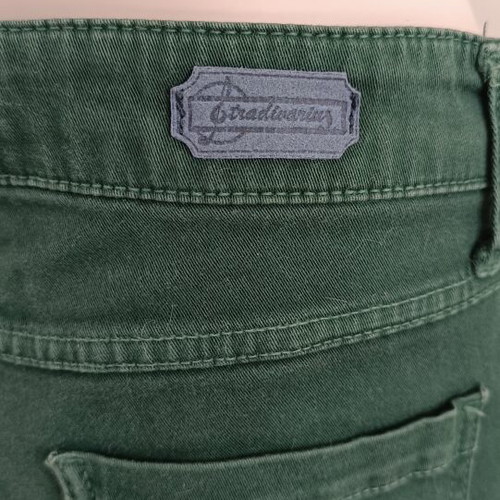 Stradivarius women's green slim fit jeans used, elastic fabric