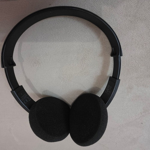 Creative Sound Blaster Jam Bluetooth headphones like new with new ear pads