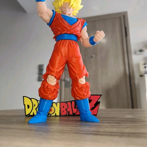 Collectible Goku Super Saiyan 3D Print Figure with Custom Base new