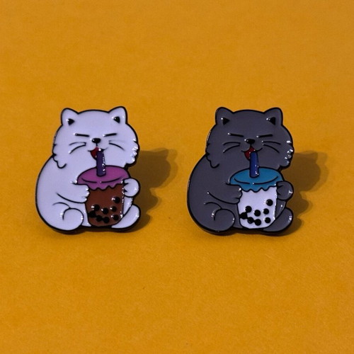 Cat pins like new, set of 2 pieces