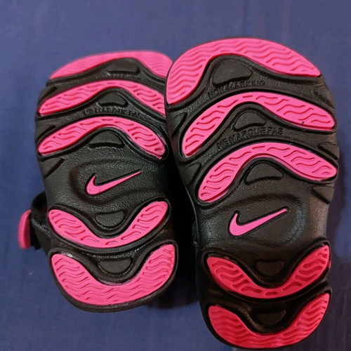 Nike sandal No 17 new