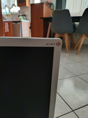 Acer 19" computer monitor used, missing cables