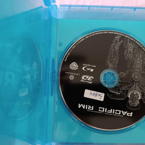 Pacific Rim 3D Blu-Ray like new, action adventure