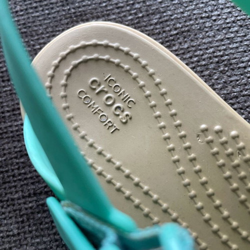 Crocs Tulum W5 green sandals like new