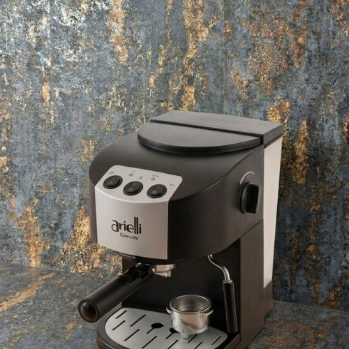 Arielli Fantasia Espresso Machine used, 15 Bar pressure, steam wand
