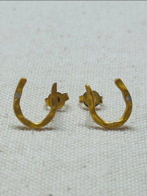 Kevia horseshoe earrings like new, gold plated with natural stone