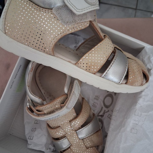 Geox children's sandals size 26 like new, off white light silver