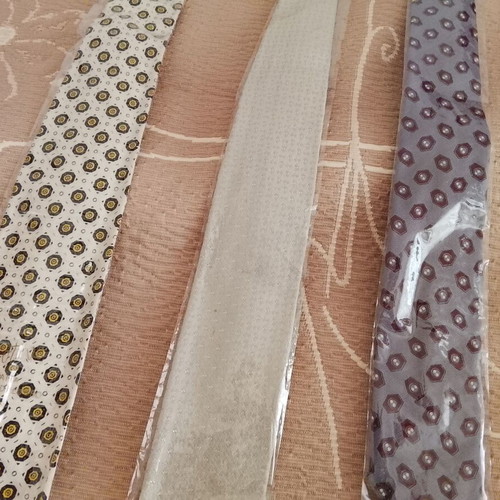 Colored ties set of 5 like new