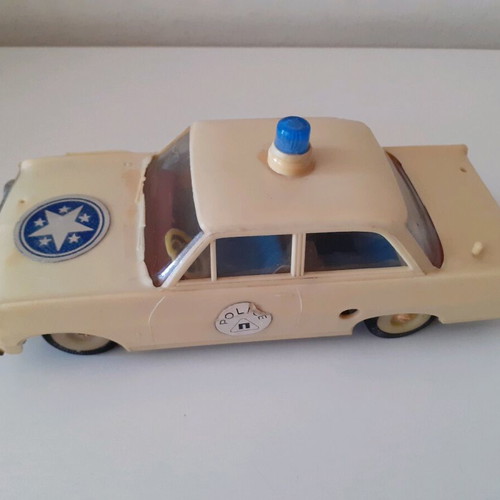 Police car used (Priftis)