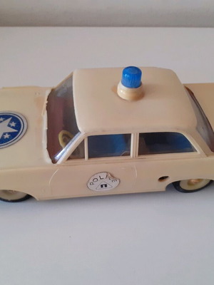 Police car used (Priftis)