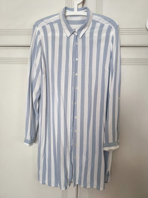 For Ever Blue Shirt like new, white and turquoise, size L