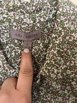 Floral poplin shirt with large collar, like new, size S