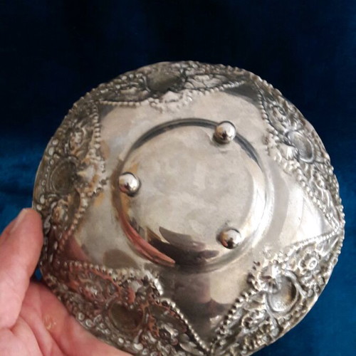 Silver-plated decorative plate used without damage