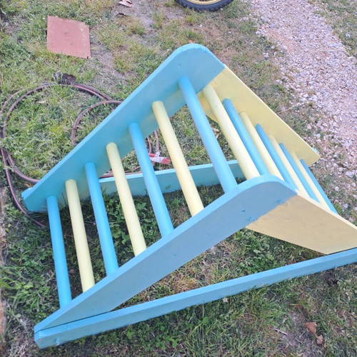 Climbing triangle like new