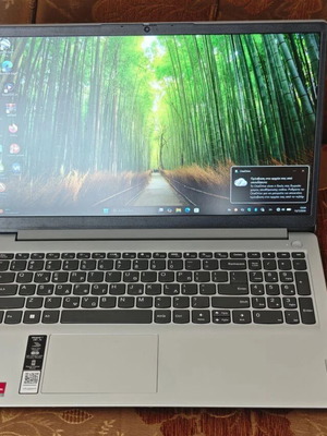 Lenovo Ideapad 1 laptop σαν καινούργιο Ryzen 7 16GB 256GB SSD