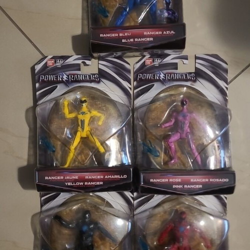 Power Rangers full play set like new, 5 figures from 2017 movie