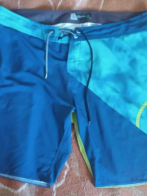 Volcom μαγιό μέγεθος XL σαν καινούργιο, πολύχρωμο