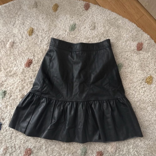 Faux leather skirt H&M size 34 new, black