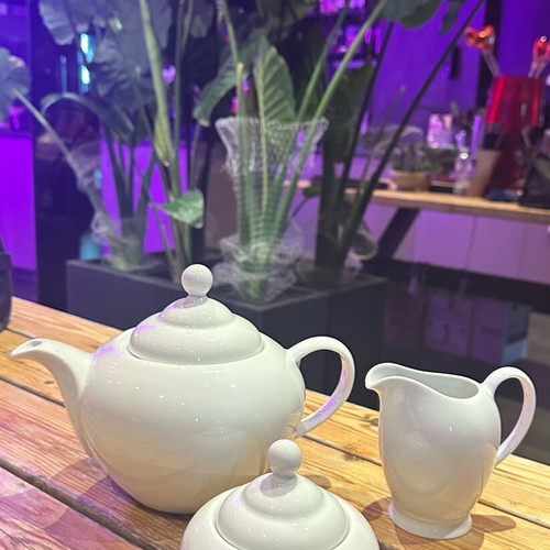 Porcelain teapot, creamer and sugar bowl set new