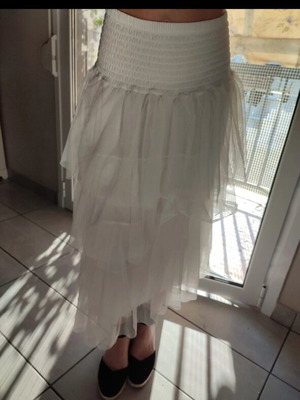 White Tulle Midi Skirt Doralisa new with tags, one size S-L