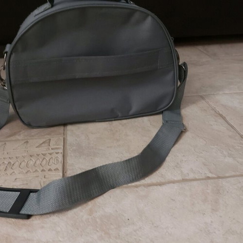 Toiletry bag like new, gray with zipper newest