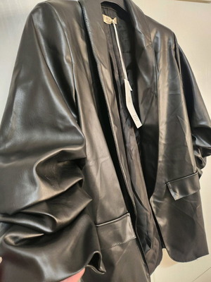 Leather blazer new one size with sleeve detail