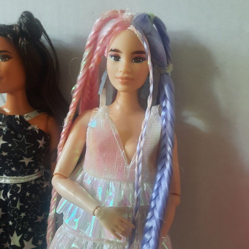 Barbie dolls lot of 2 like new, rare Shannon face and Barbie Extra