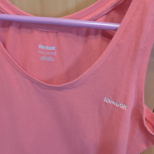 Reebok sleeveless top and shorts set new, white and pink