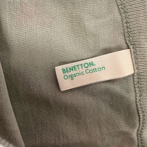 Benetton green t-shirt like new for girl 4-5 years old