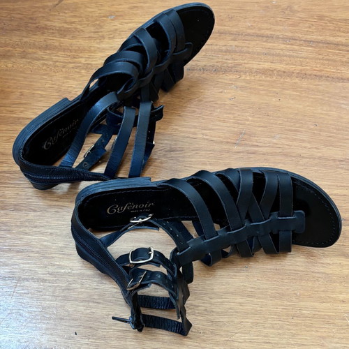 CafeNoir black leather sandals size 40 like new