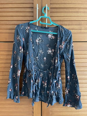 American Eagle Floral Wrap Top with Peplum and Bell Sleeves XS like new