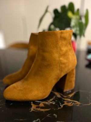 Stradivarius suede ankle boots size 36 like new, brown-orange