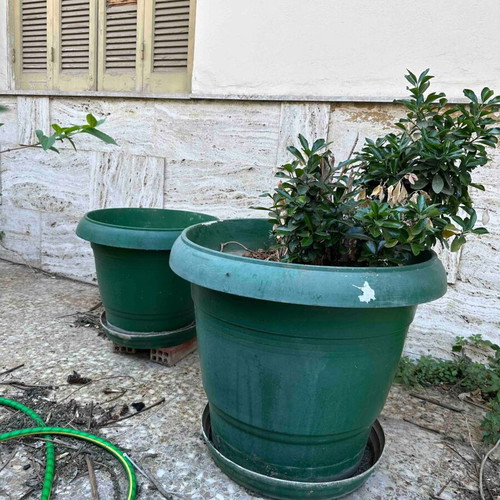 Flower pots used, pack of 2 green and 2 brown