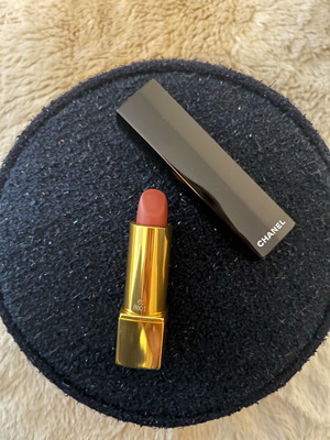 Chanel Rouge Allure Velvet 61 used lipstick