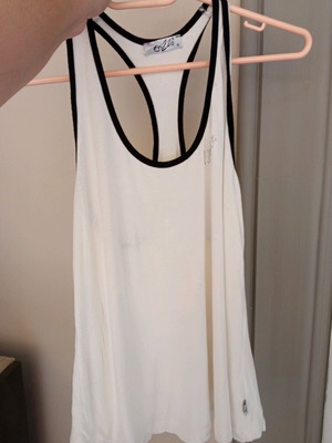 Y2k women's black and white summer tank top blouse used, size M