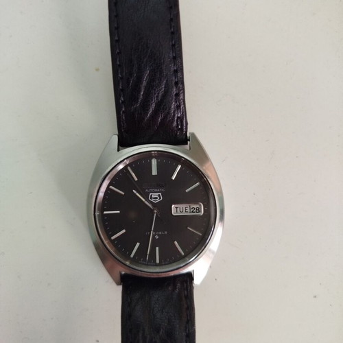 Seiko 90s wristwatch 38mm with original bracelet