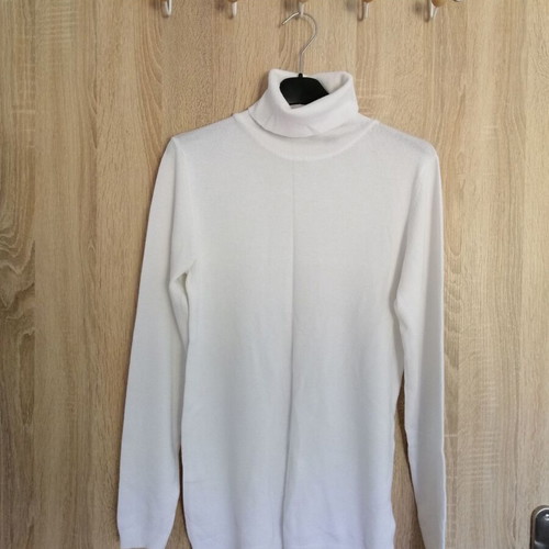 Pullover size S like new, white