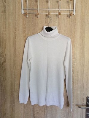 Pullover size S like new, white