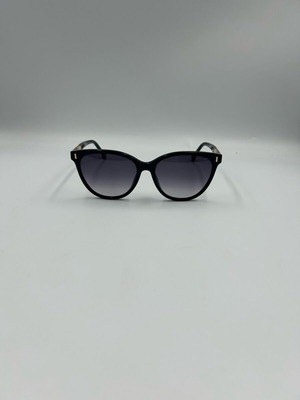 Carolina Herrera women's sunglasses used, lens replacement needed