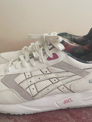Asics Gel Saga sneakers like new, size 40.5, white pink