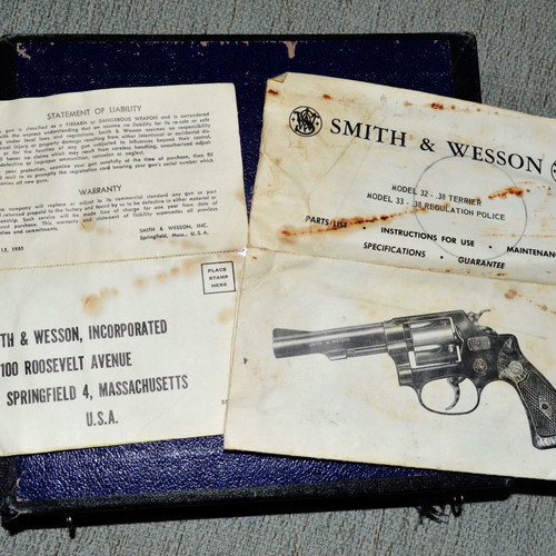 Collectible wooden 0.38 USA revolver case used with velvet lining