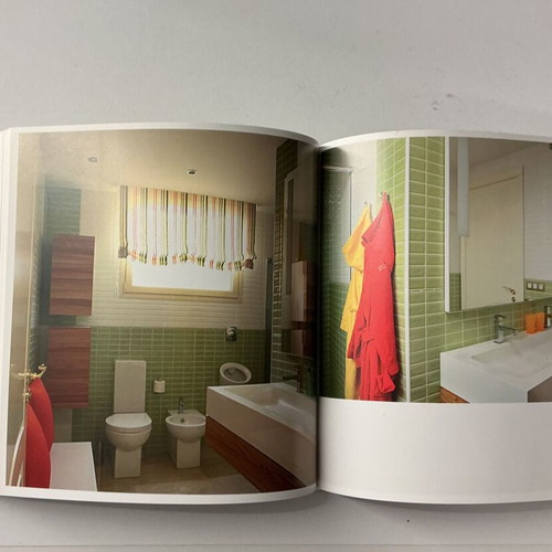 Modern Bathrooms book like new, Greek