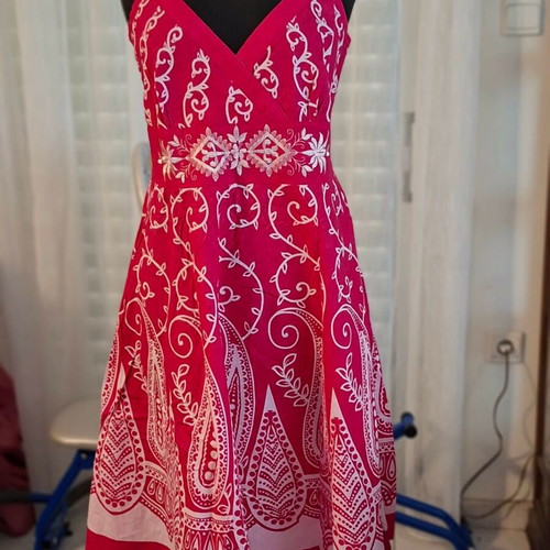 Summer dress new with adjustable straps, size M - L, pink and white
