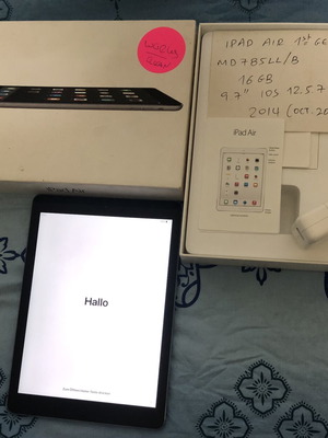 Apple iPad Air 1st Gen 16GB Wi-Fi 9.7” like new with box and charger