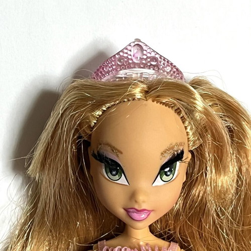 Winx Club Flora Regal Lights doll used