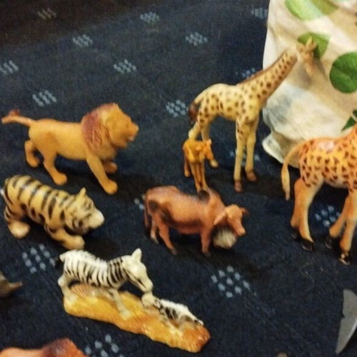 Plastic jungle animals used, pack of 28 large and small