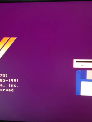 Dell 24-inch monitor like new with VGA adapter for Commodore Amiga